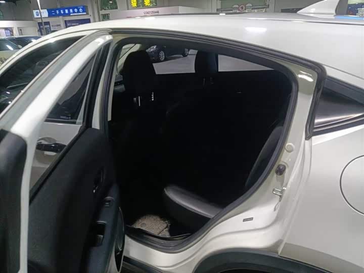 Фото 6 - Honda Vezel