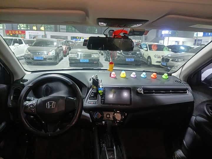 Фото 7 - Honda Vezel