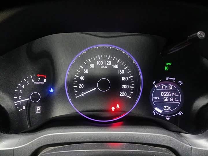 Фото 8 - Honda Vezel