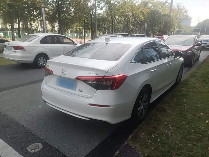 Фото 7 - Honda Civic