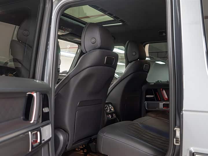 Фото 16 - Mercedes-Benz G-Class