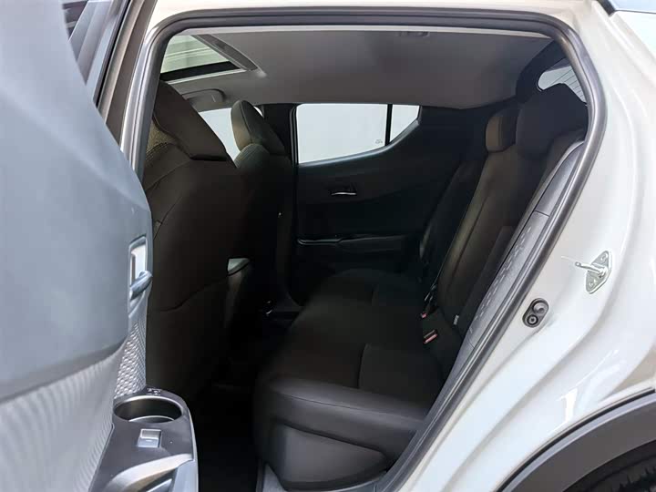 Фото 10 - Toyota Izoa