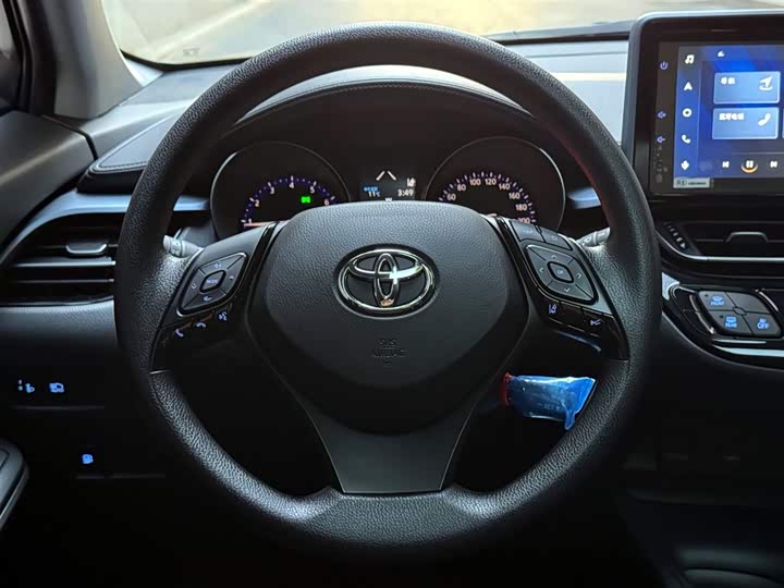 Фото 12 - Toyota Izoa