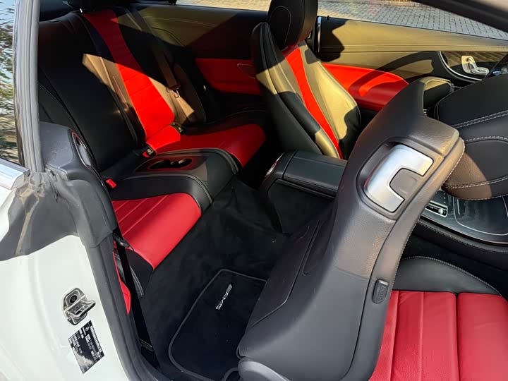 Фото 19 - Mercedes-Benz E-Class