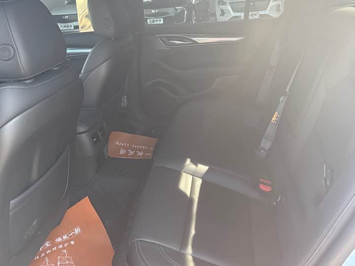 Фото 11 - Cadillac CT5