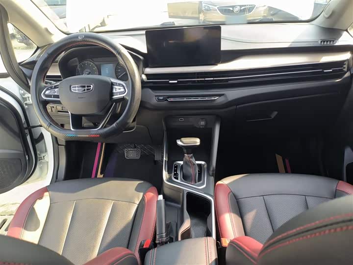 Фото 10 - Geely Vision X3