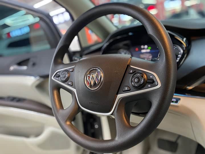 Фото 10 - Buick GL8 ES