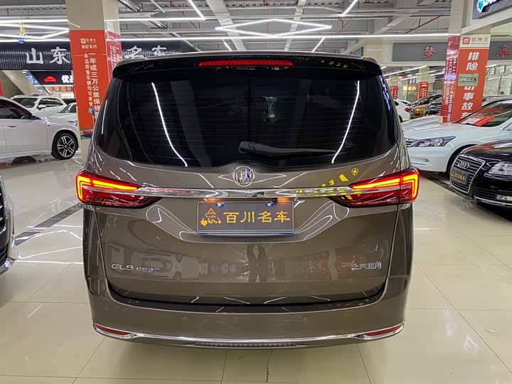 Фото 4 - Buick GL8 ES