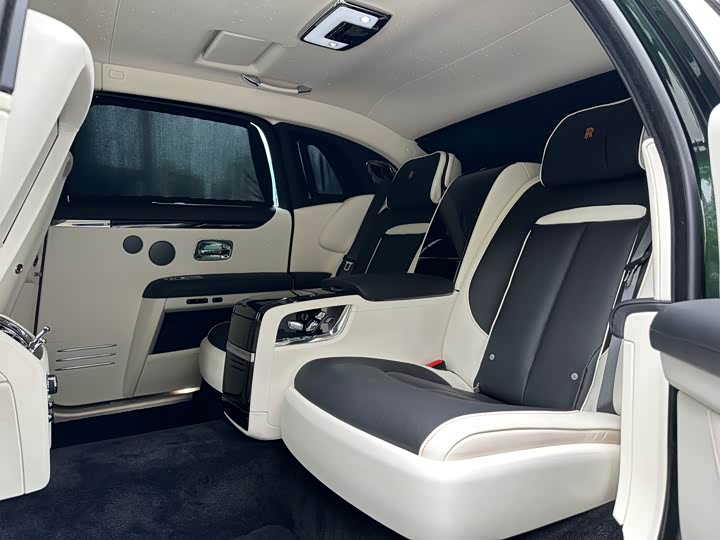 Фото 12 - Rolls-Royce Ghost