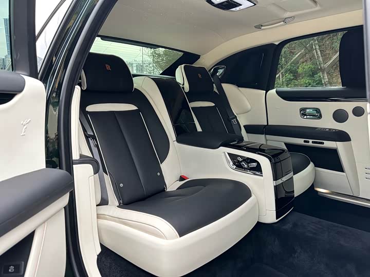 Фото 15 - Rolls-Royce Ghost