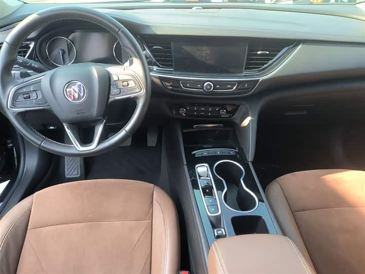 Фото 10 - Buick Regal