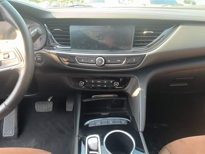 Фото 13 - Buick Regal