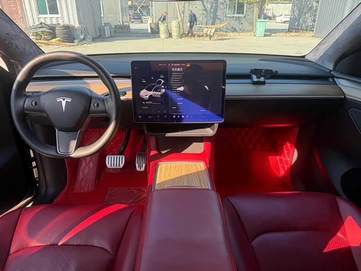 Фото 8 - Tesla Model Y