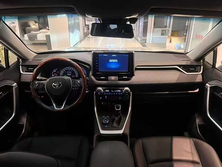 Фото 5 - Toyota RAV4