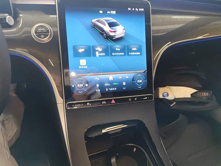 Фото 13 - Mercedes-Benz C-Class