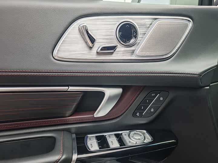 Фото 8 - Buick GL8 Century