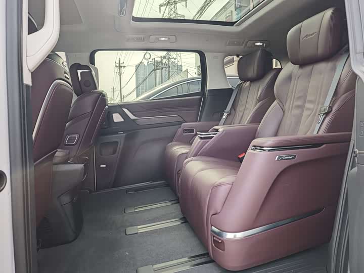 Фото 9 - Buick GL8 Century