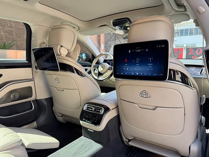 Фото 10 - Mercedes-Benz Maybach S-Class