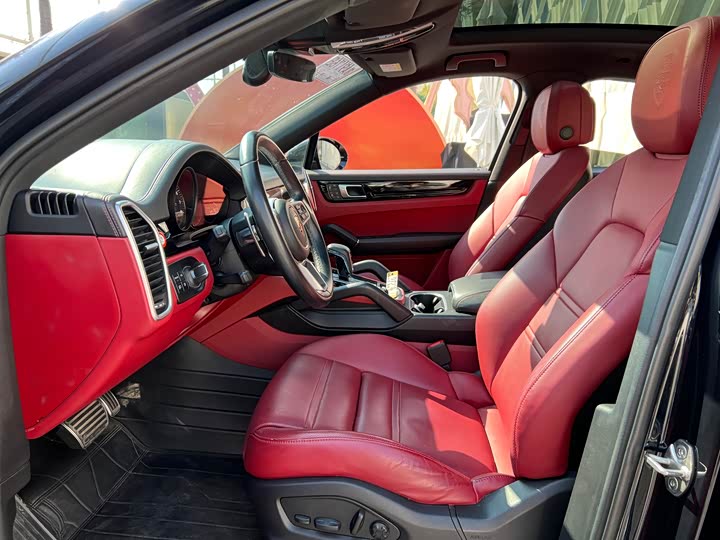 Фото 10 - Porsche Cayenne