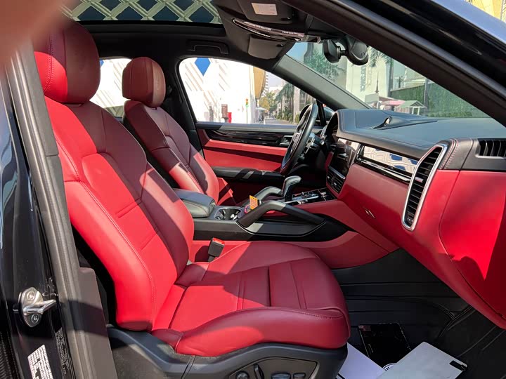 Фото 12 - Porsche Cayenne