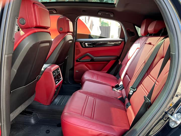 Фото 14 - Porsche Cayenne