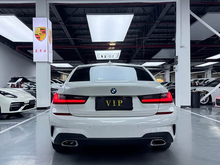 Фото 18 - BMW 3 Series