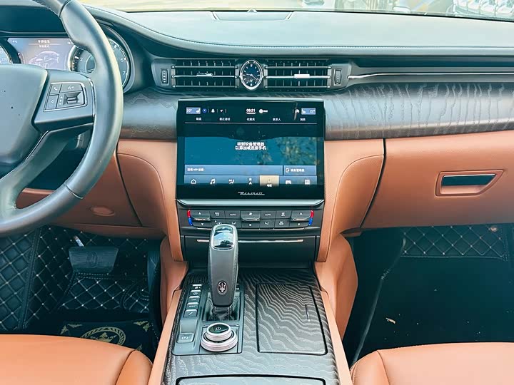 Фото 13 - Maserati Quattroporte