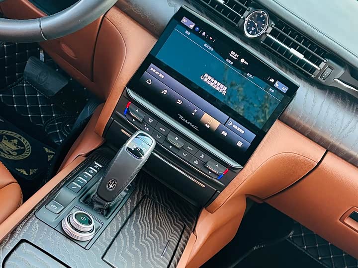 Фото 14 - Maserati Quattroporte