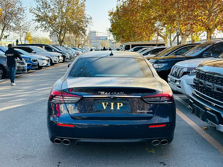 Фото 4 - Maserati Quattroporte