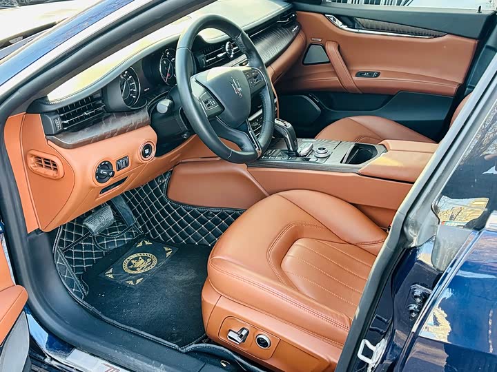 Фото 5 - Maserati Quattroporte