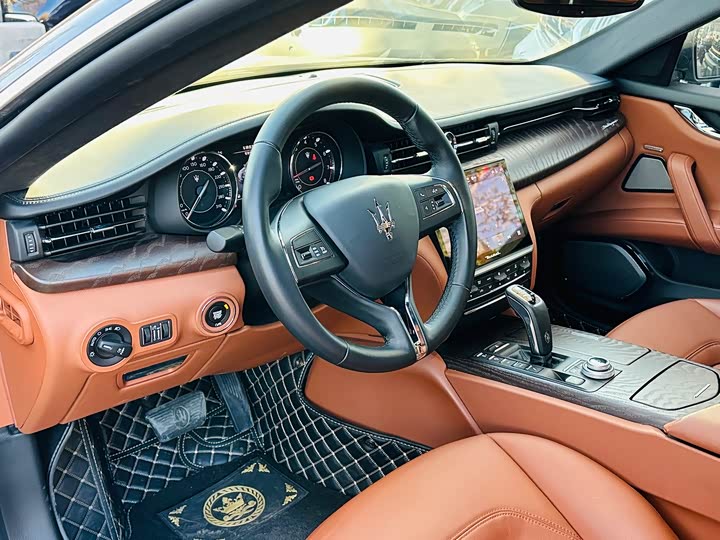 Фото 6 - Maserati Quattroporte