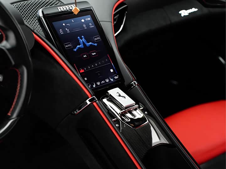 Фото 13 - Ferrari Roma