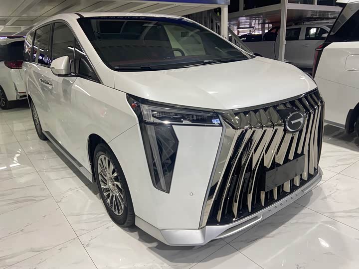 Фото 3 - GAC Trumpchi M8