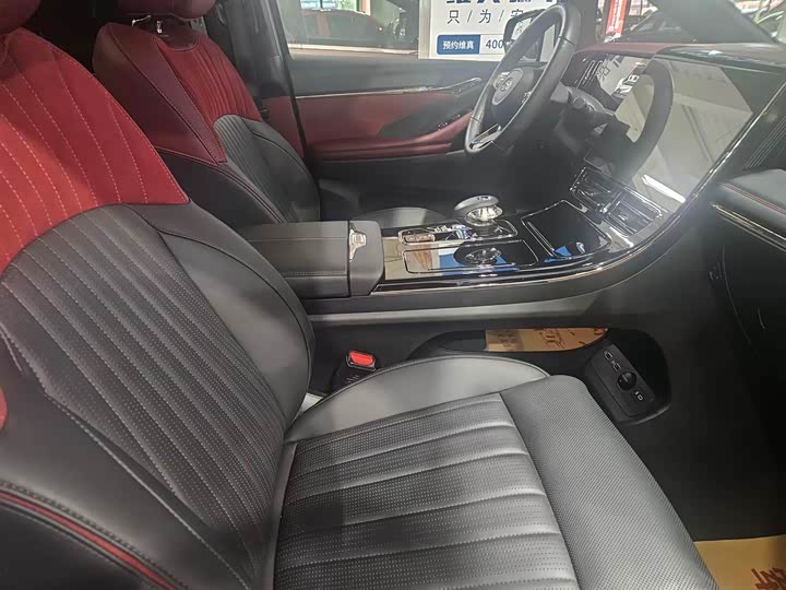 Фото 7 - GAC Trumpchi M8