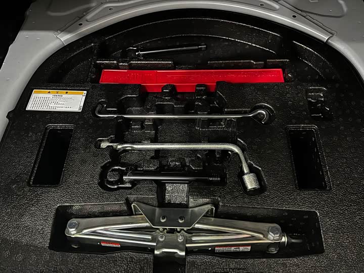 Фото 17 - Toyota Corolla