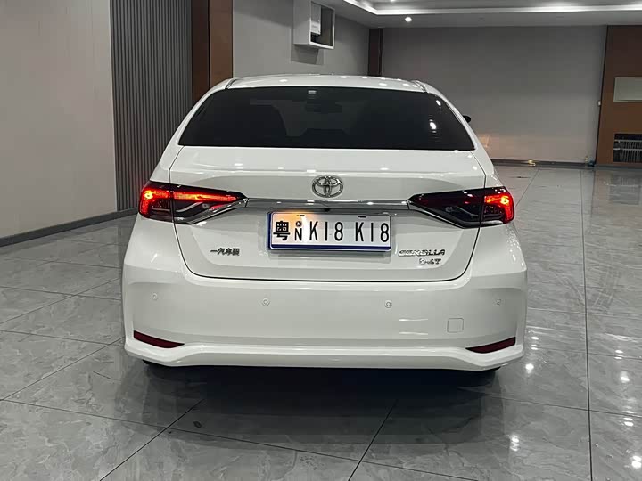 Фото 5 - Toyota Corolla