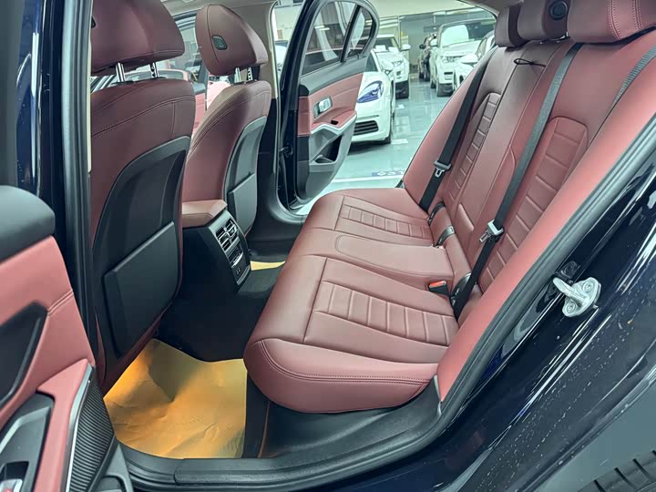 Фото 16 - BMW 3 Series