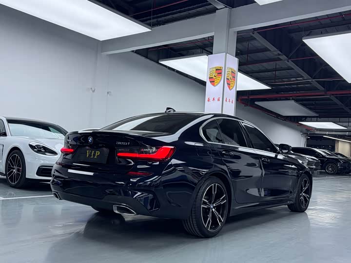 Фото 19 - BMW 3 Series