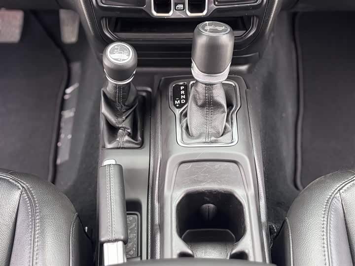 Фото 20 - Jeep Wrangler