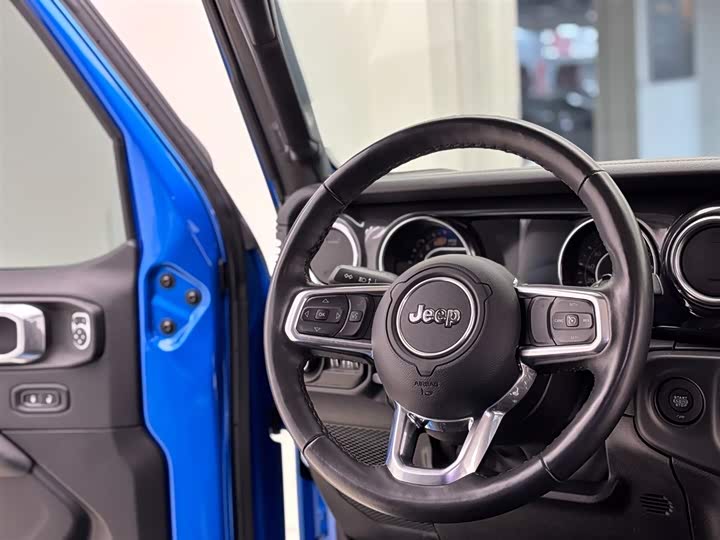 Фото 21 - Jeep Wrangler