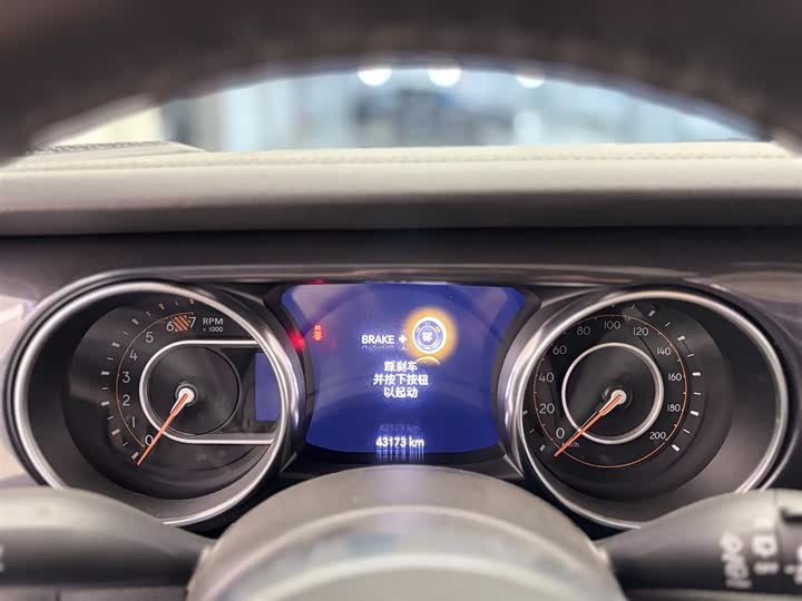 Фото 28 - Jeep Wrangler