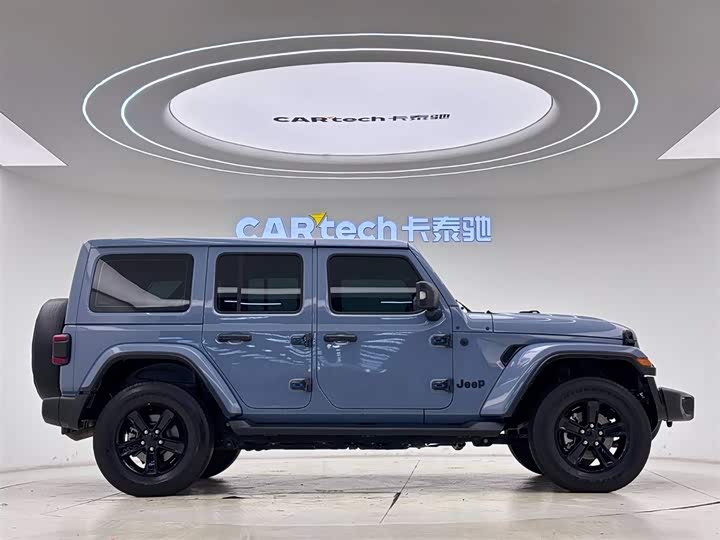 Фото 8 - Jeep Wrangler