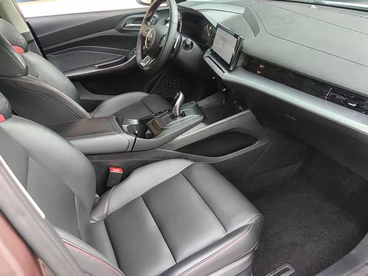 Фото 12 - MG Motor 5