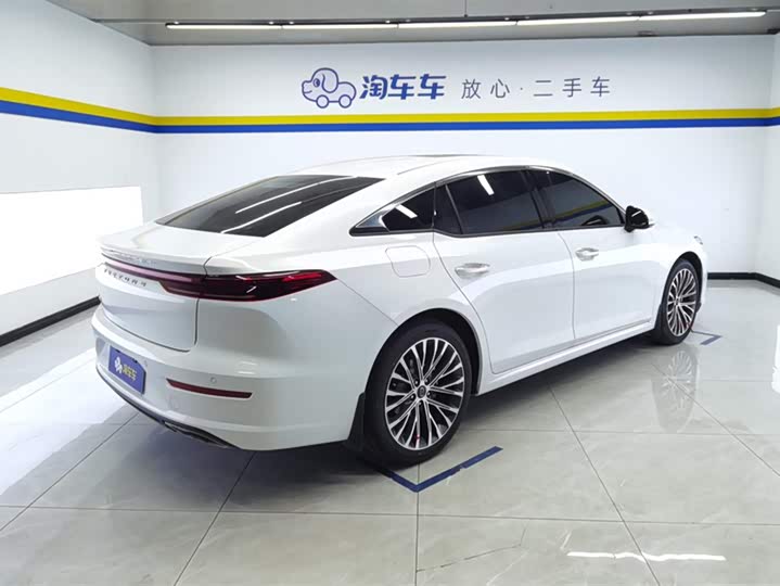 Фото 3 - Bestune B70