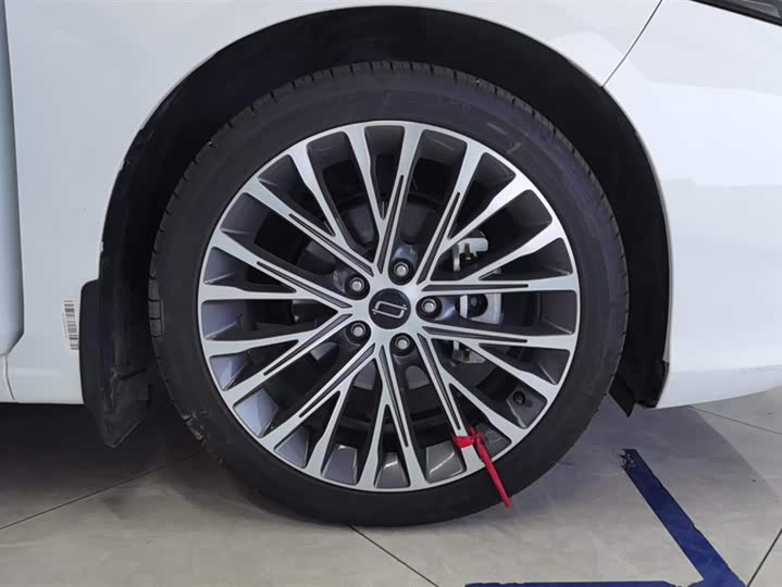 Фото 6 - Bestune B70