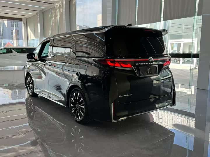 Фото 8 - Toyota Vellfire