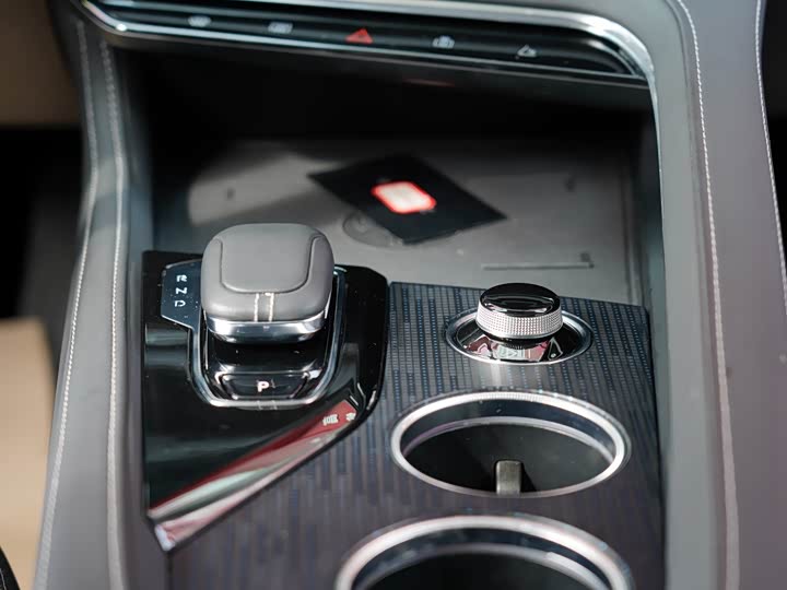 Фото 10 - Zeekr 001