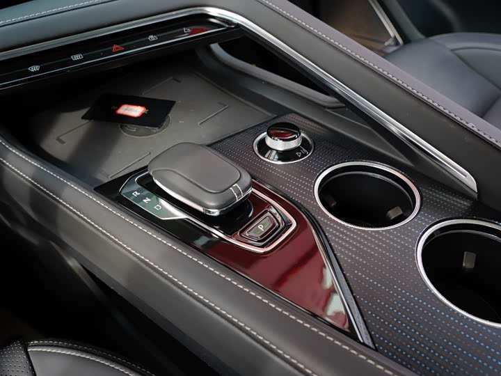 Фото 11 - Zeekr 001