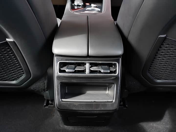 Фото 16 - Zeekr 001