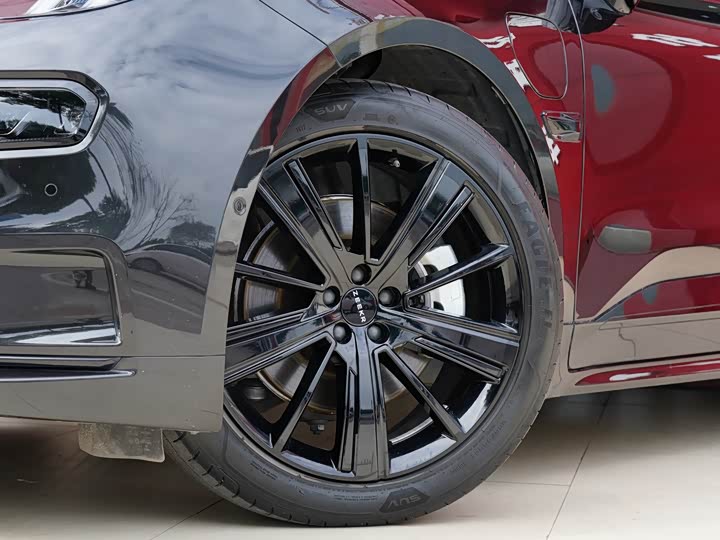 Фото 17 - Zeekr 001